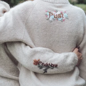 Psykt bra broderi - buet blomst