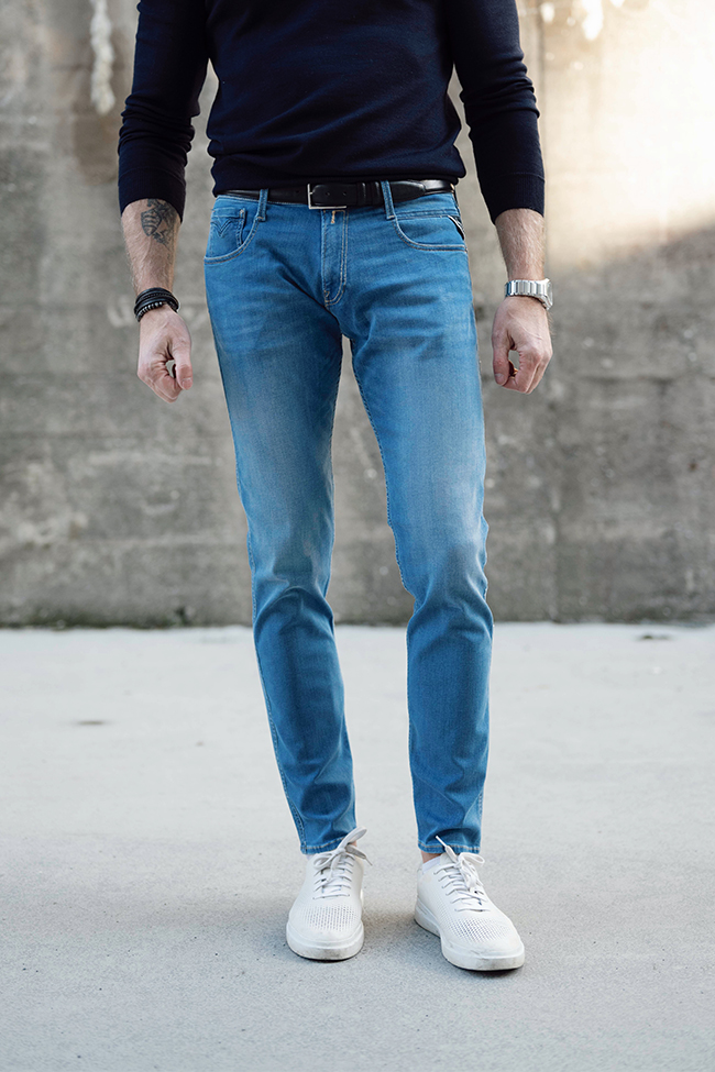 Anbass Slim-Fit Jeans, Mid Blue - Image 4